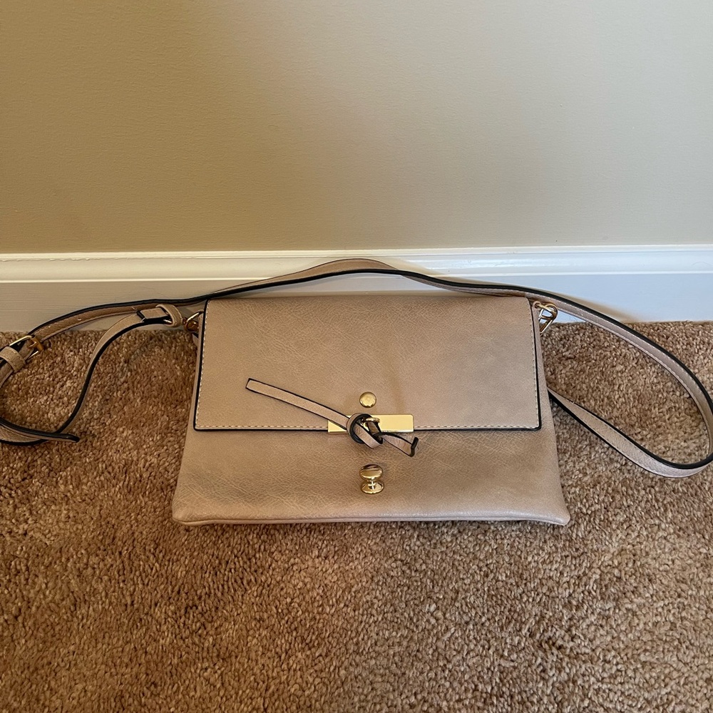 Cross body bag.